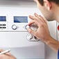 Termotecnico e idraulico per impianto riscaldamento a caldaia condensazione